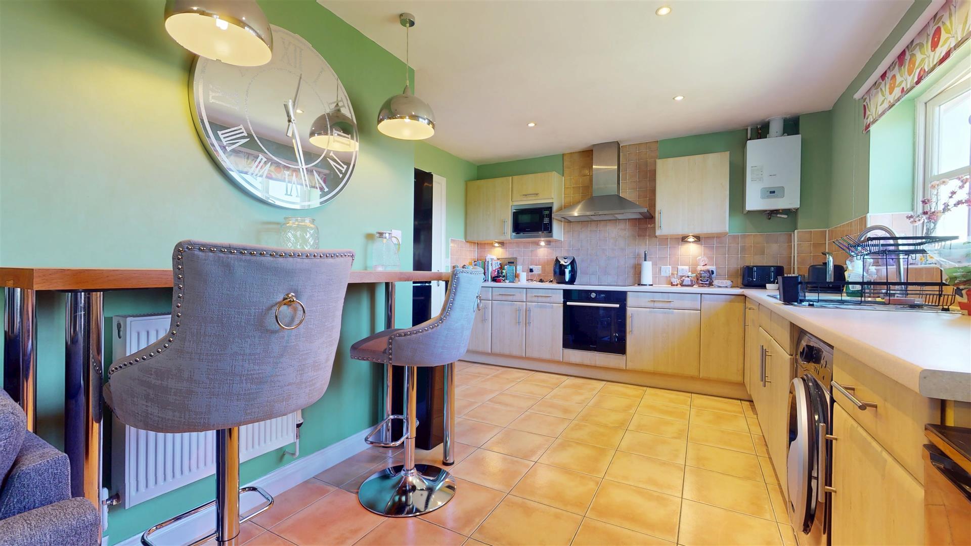 3 bed property in Darwin Close, Milton Keynes